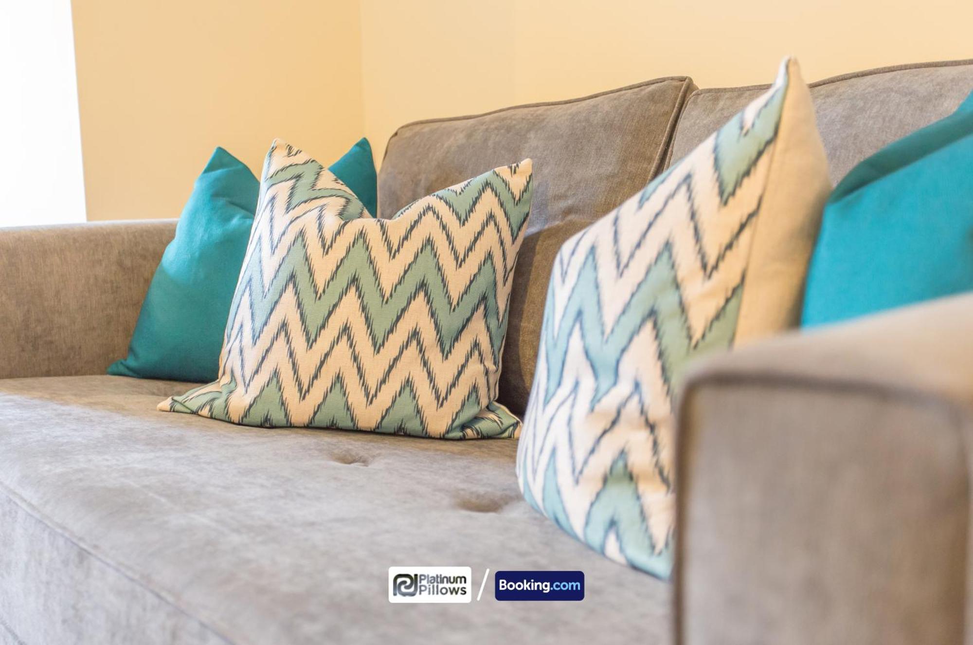Modern 2 Bedroom Apartments, Near Headington Hospital, Families & Contractor With Parking * Oxford