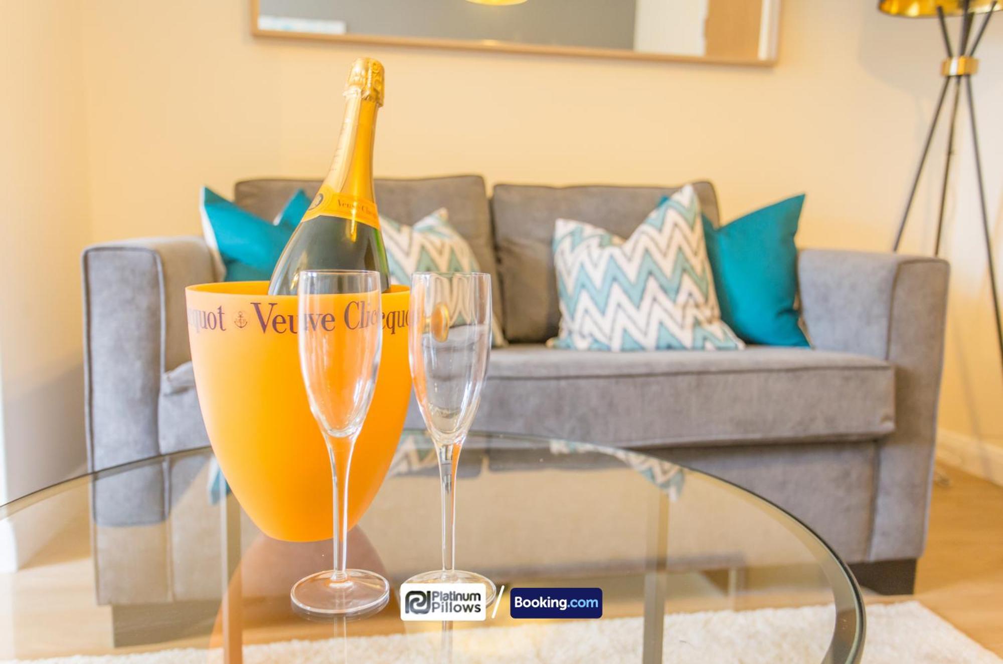 Modern 2 Bedroom Apartments, Near Headington Hospital, Families & Contractor With Parking * Oxford