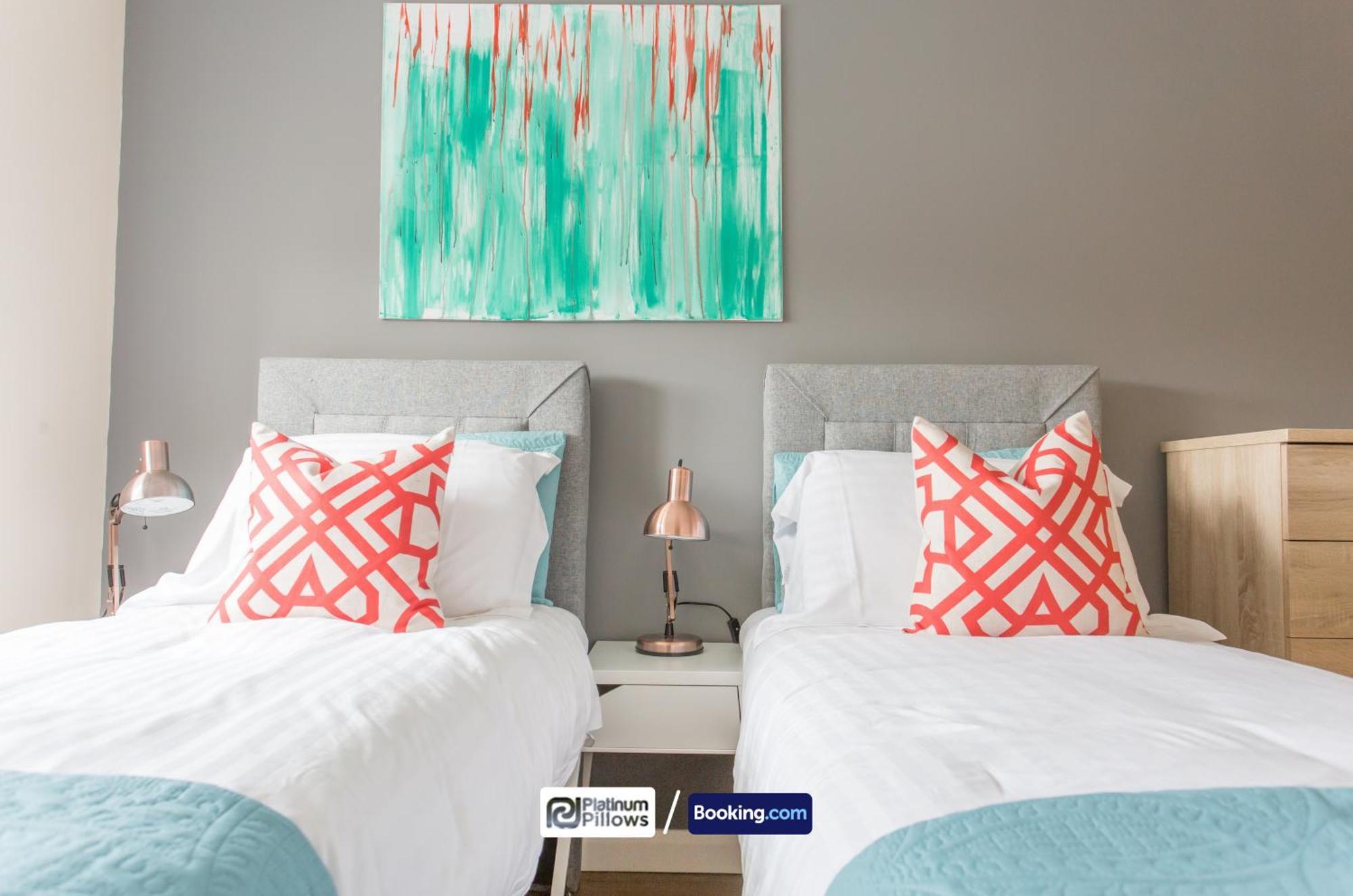 Modern 2 Bedroom Apartments, Near Headington Hospital, Families & Contractor With Parking Oxford