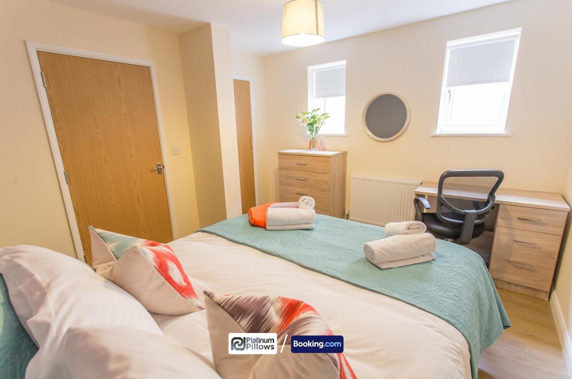 Modern 2 Bedroom Apartments, Near Headington Hospital, Families & Contractor With Parking Appartement Oxford