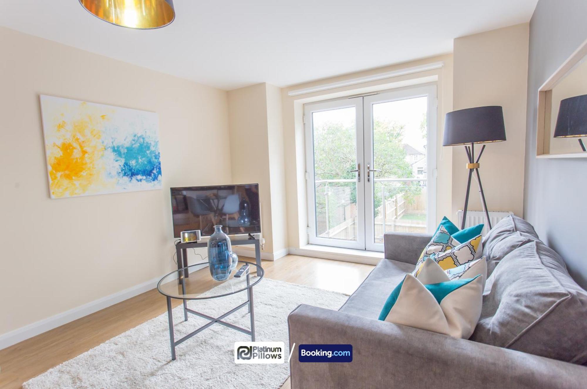 Modern 2 Bedroom Apartments, Near Headington Hospital, Families & Contractor With Parking Oxford
