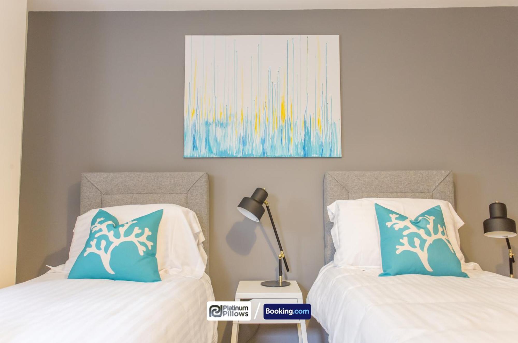 Modern 2 Bedroom Apartments, Near Headington Hospital, Families & Contractor With Parking *