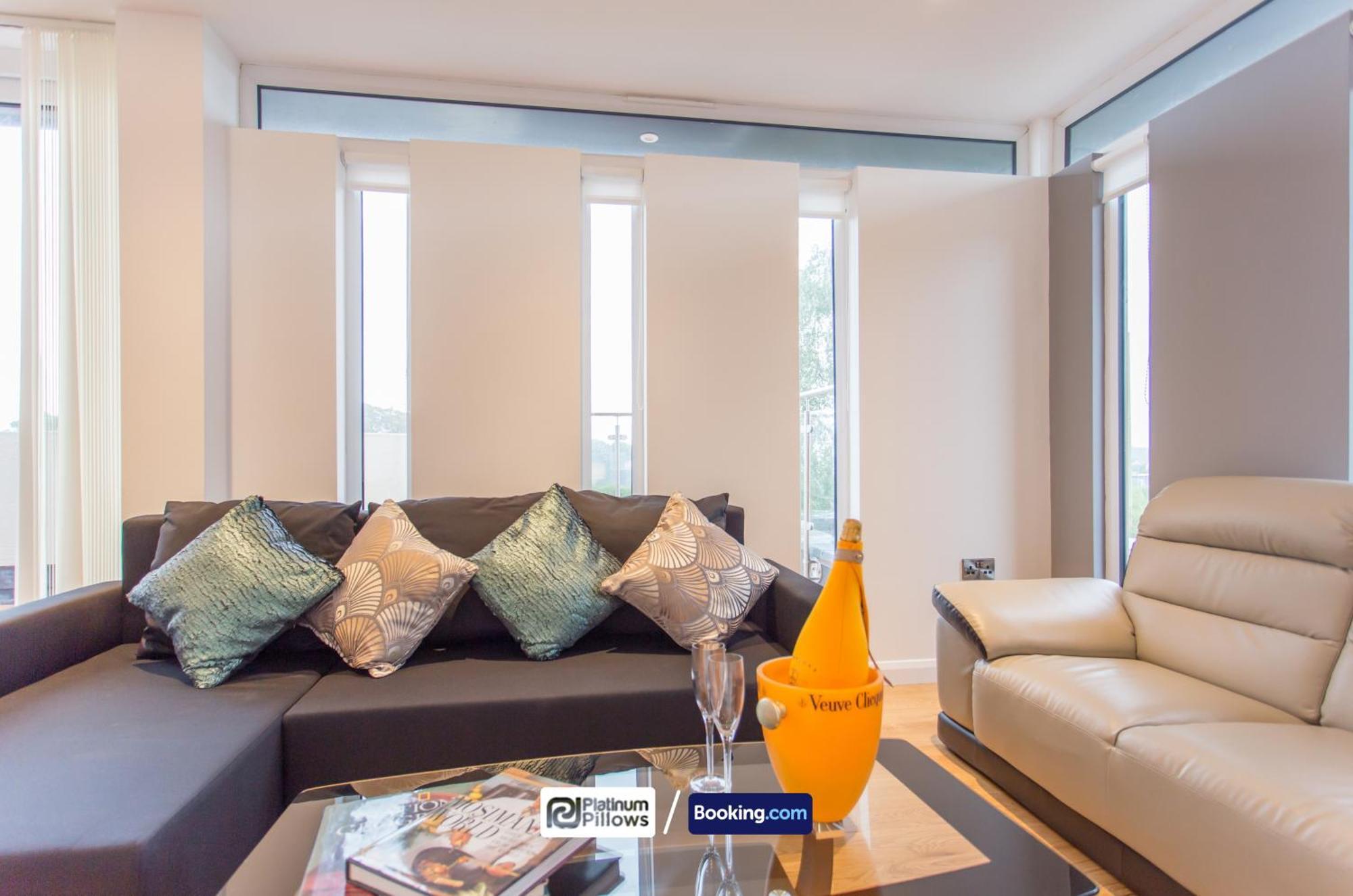 Modern 2 Bedroom Apartments, Near Headington Hospital, Families & Contractor With Parking Oxford