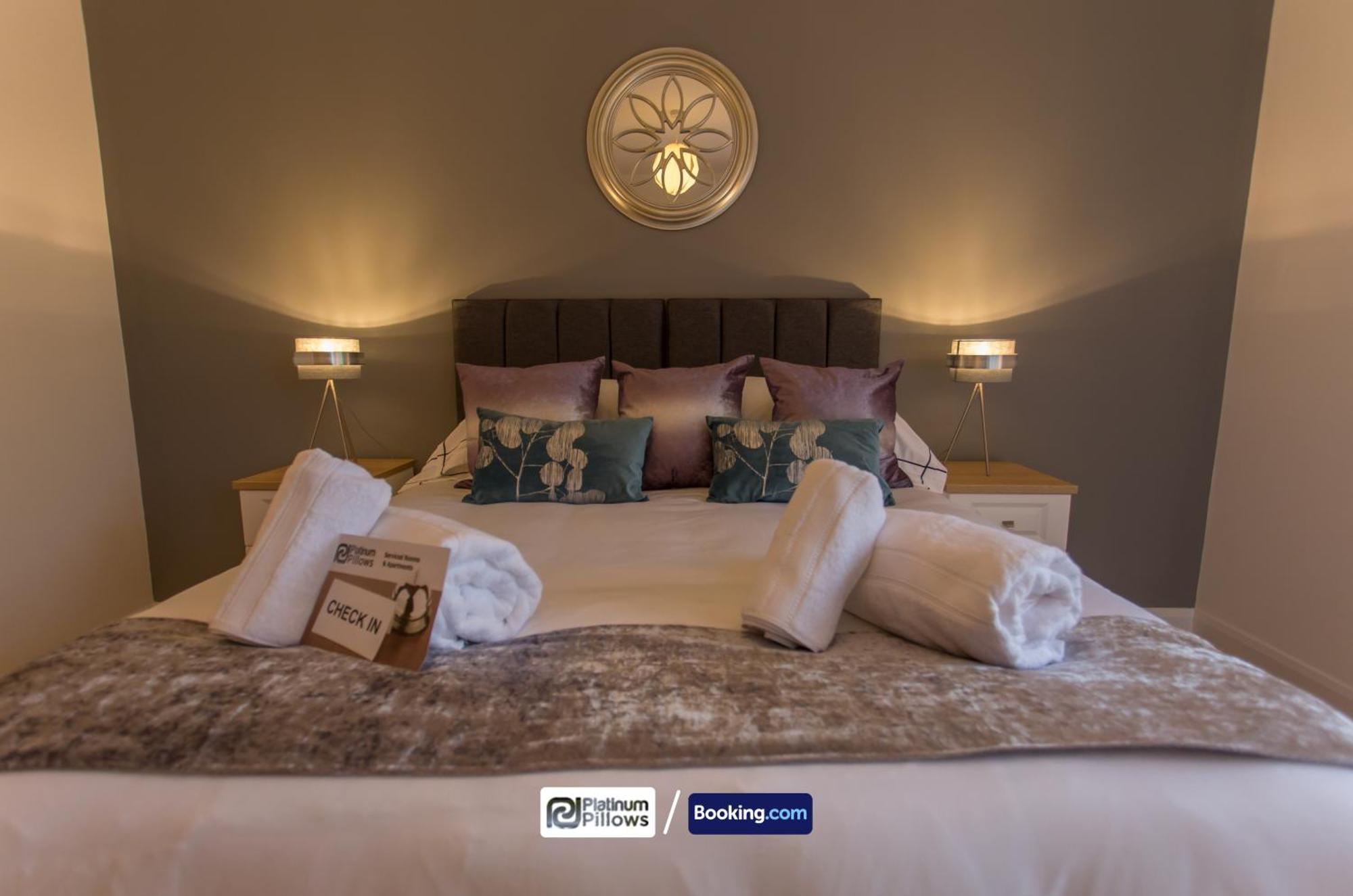 Modern 2 Bedroom Apartments, Near Headington Hospital, Families & Contractor With Parking *